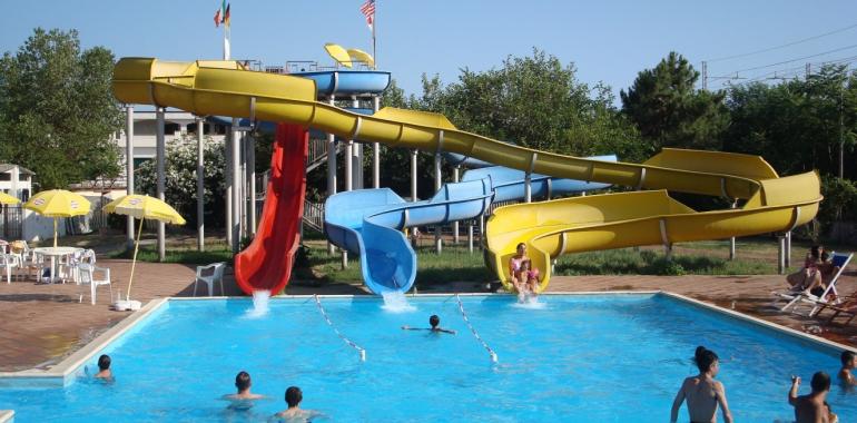 hotelmargherita it ponte-del-2-giugno-offerta-hotel-a-rimini-con-convenzione-parchi-divertimento 025